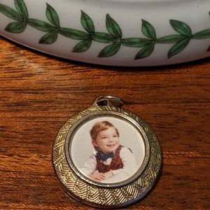 Meet your Posher, Justin